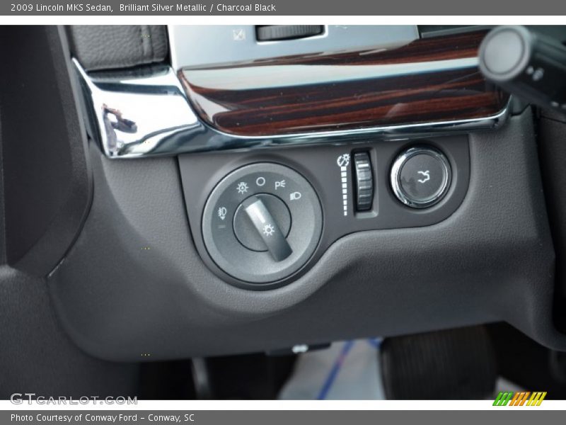 Brilliant Silver Metallic / Charcoal Black 2009 Lincoln MKS Sedan