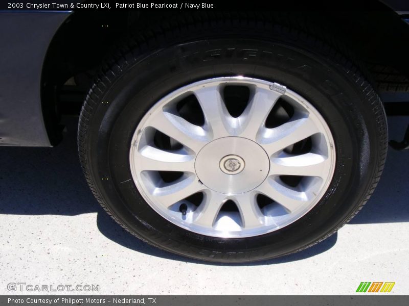 Patriot Blue Pearlcoat / Navy Blue 2003 Chrysler Town & Country LXi