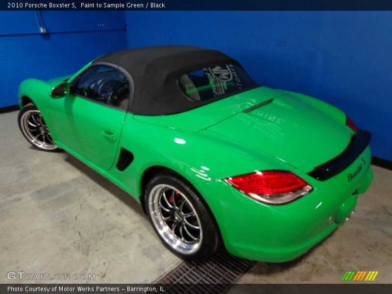 Paint to Sample Green / Black 2010 Porsche Boxster S