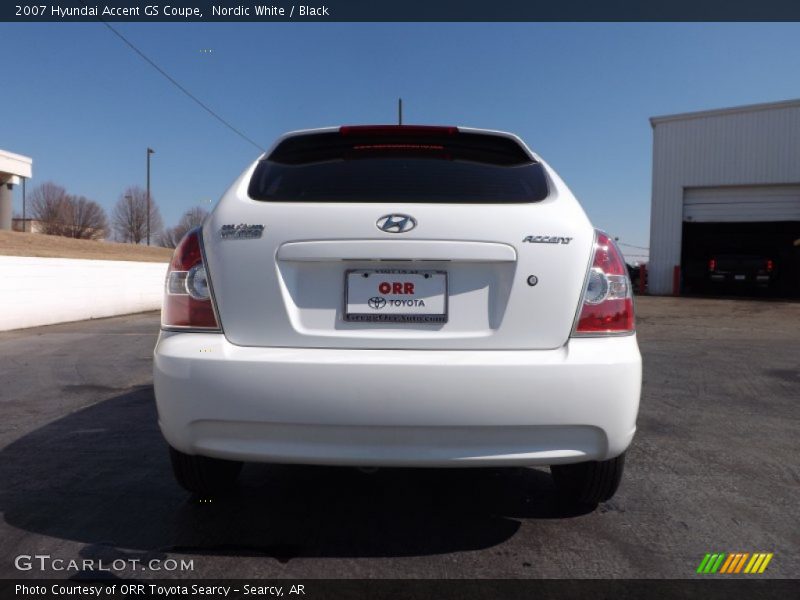 Nordic White / Black 2007 Hyundai Accent GS Coupe
