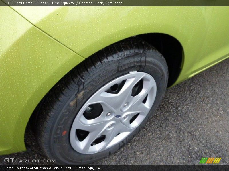 Lime Squeeze / Charcoal Black/Light Stone 2013 Ford Fiesta SE Sedan
