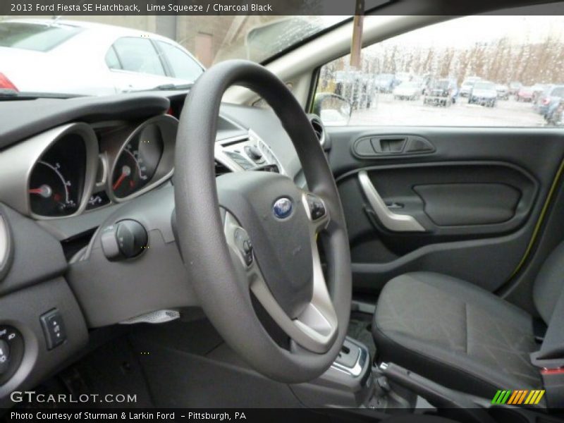 Lime Squeeze / Charcoal Black 2013 Ford Fiesta SE Hatchback