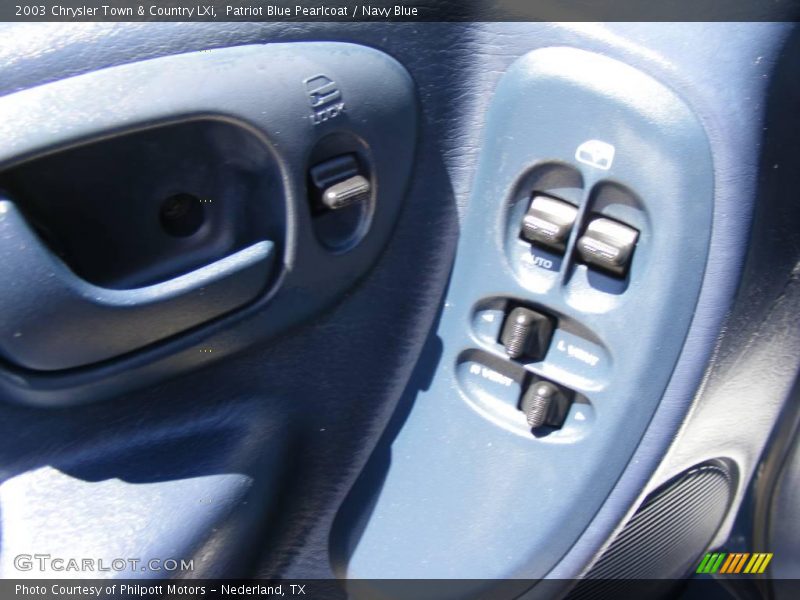 Patriot Blue Pearlcoat / Navy Blue 2003 Chrysler Town & Country LXi