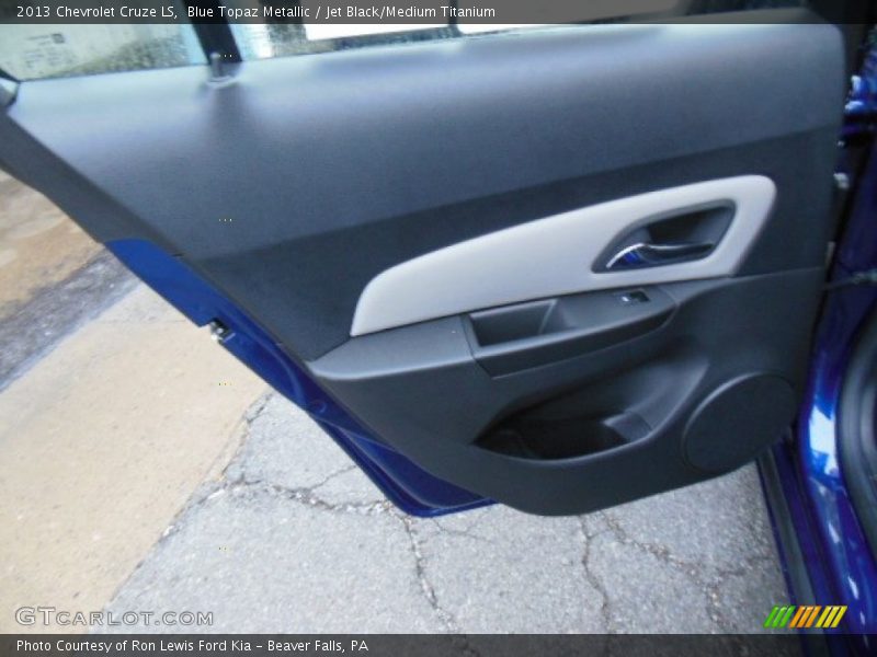 Blue Topaz Metallic / Jet Black/Medium Titanium 2013 Chevrolet Cruze LS