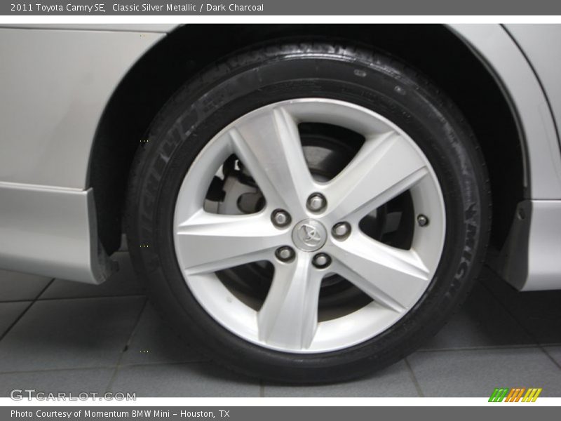 Classic Silver Metallic / Dark Charcoal 2011 Toyota Camry SE