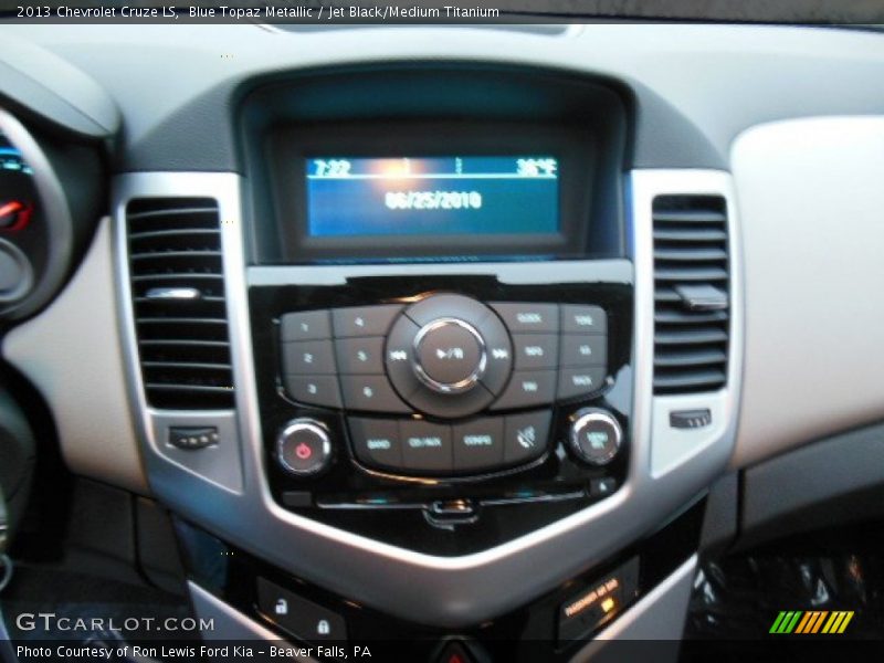 Blue Topaz Metallic / Jet Black/Medium Titanium 2013 Chevrolet Cruze LS