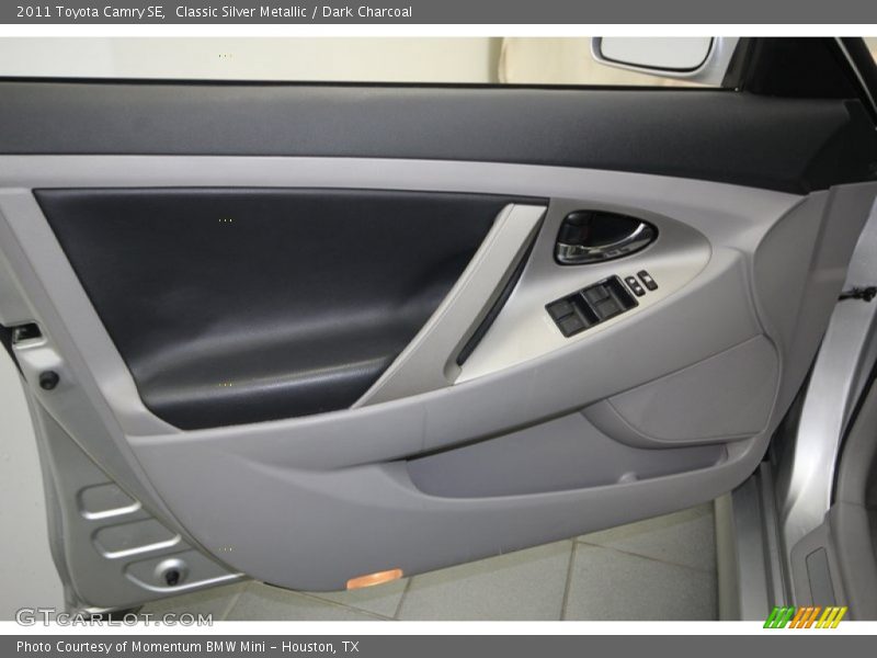Classic Silver Metallic / Dark Charcoal 2011 Toyota Camry SE