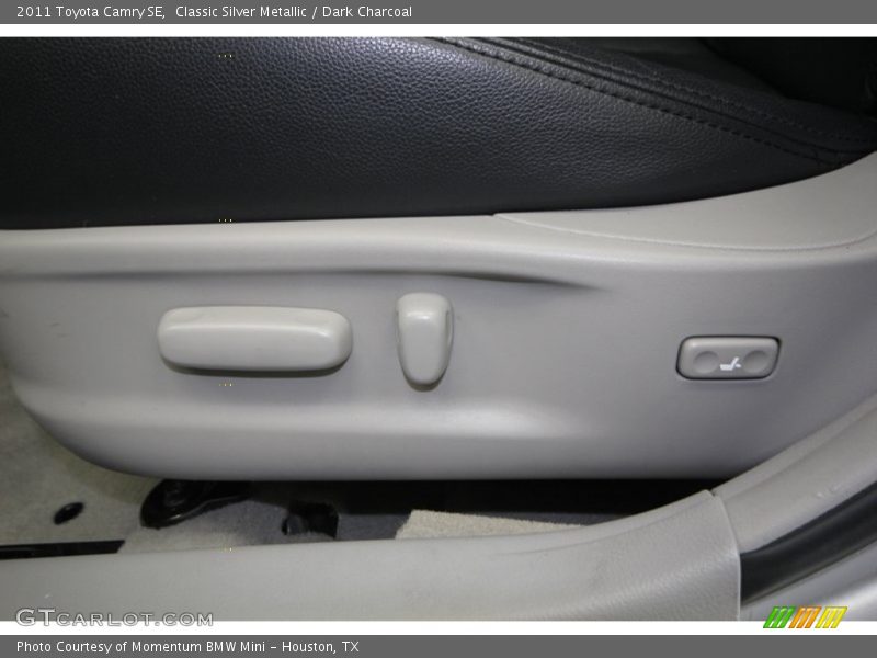 Classic Silver Metallic / Dark Charcoal 2011 Toyota Camry SE