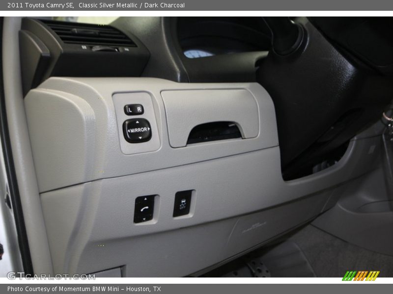Classic Silver Metallic / Dark Charcoal 2011 Toyota Camry SE