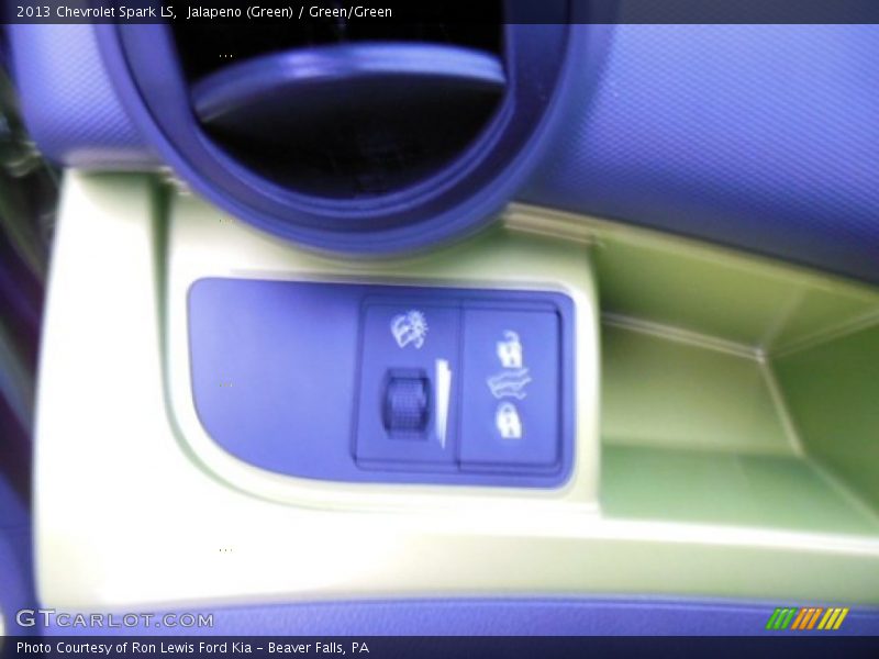 Jalapeno (Green) / Green/Green 2013 Chevrolet Spark LS