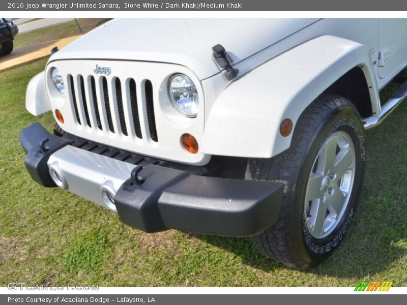 Stone White / Dark Khaki/Medium Khaki 2010 Jeep Wrangler Unlimited Sahara