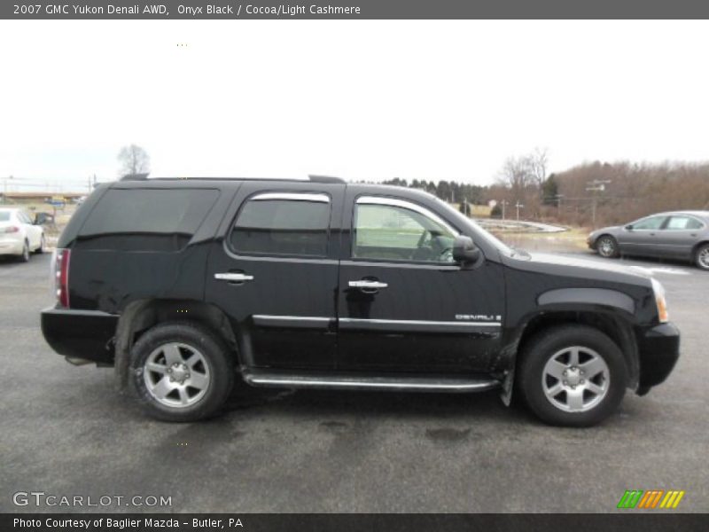 Onyx Black / Cocoa/Light Cashmere 2007 GMC Yukon Denali AWD