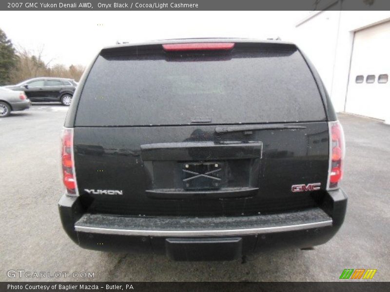 Onyx Black / Cocoa/Light Cashmere 2007 GMC Yukon Denali AWD