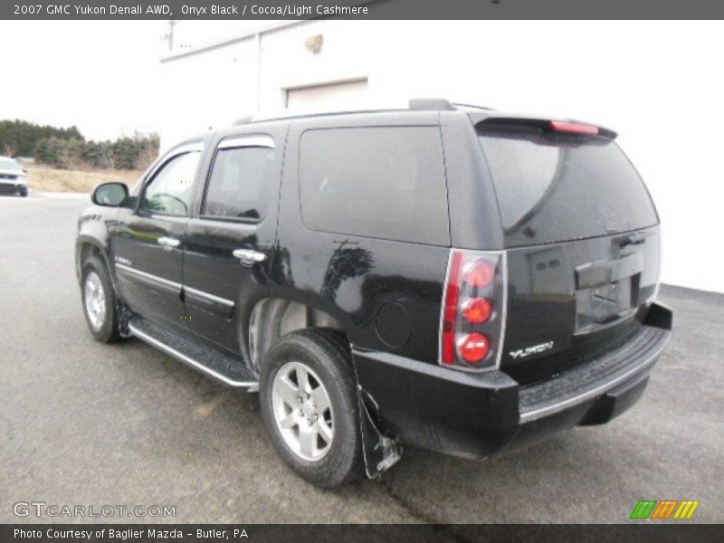 Onyx Black / Cocoa/Light Cashmere 2007 GMC Yukon Denali AWD