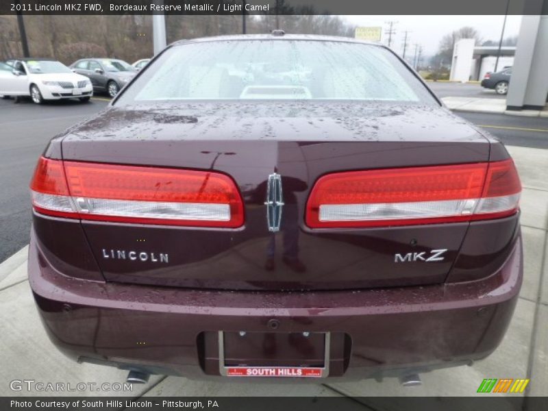 Bordeaux Reserve Metallic / Light Camel 2011 Lincoln MKZ FWD
