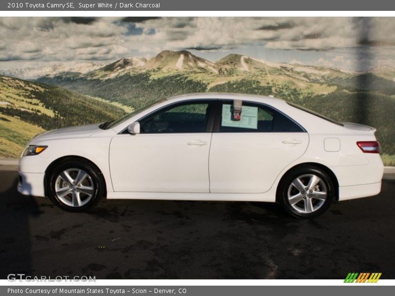 Super White / Dark Charcoal 2010 Toyota Camry SE