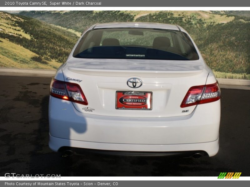Super White / Dark Charcoal 2010 Toyota Camry SE
