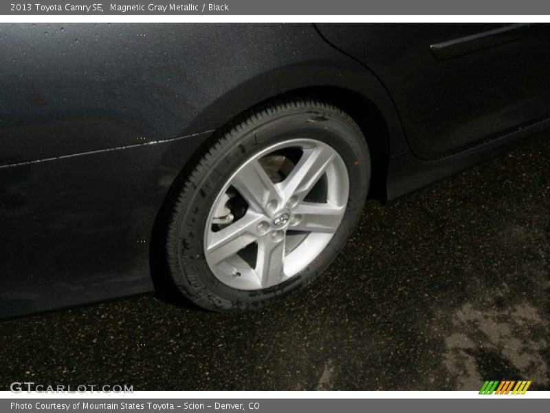 Magnetic Gray Metallic / Black 2013 Toyota Camry SE