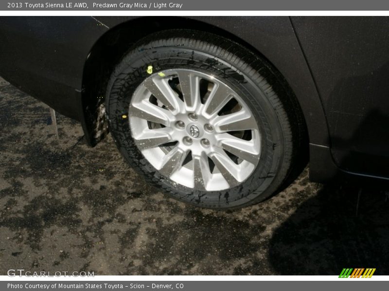 Predawn Gray Mica / Light Gray 2013 Toyota Sienna LE AWD