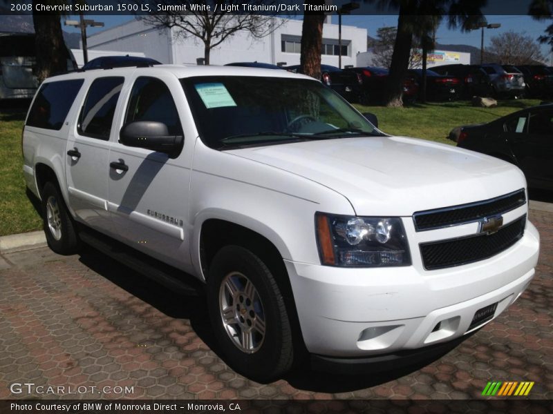 Front 3/4 View of 2008 Suburban 1500 LS