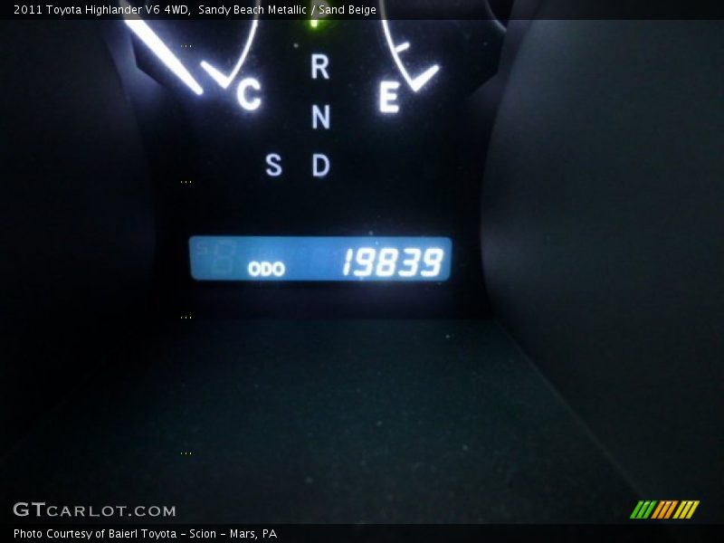 Sandy Beach Metallic / Sand Beige 2011 Toyota Highlander V6 4WD