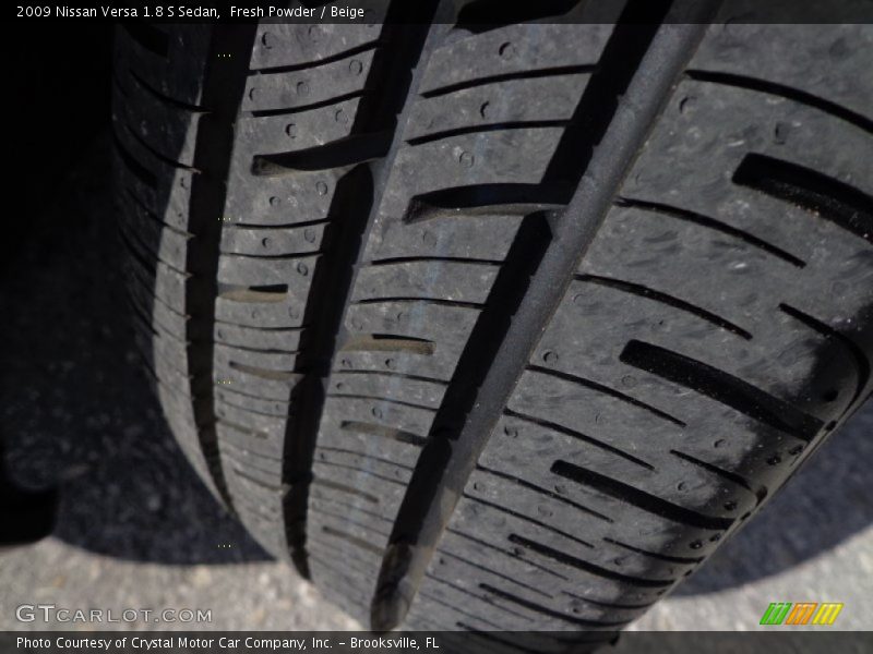 Fresh Powder / Beige 2009 Nissan Versa 1.8 S Sedan