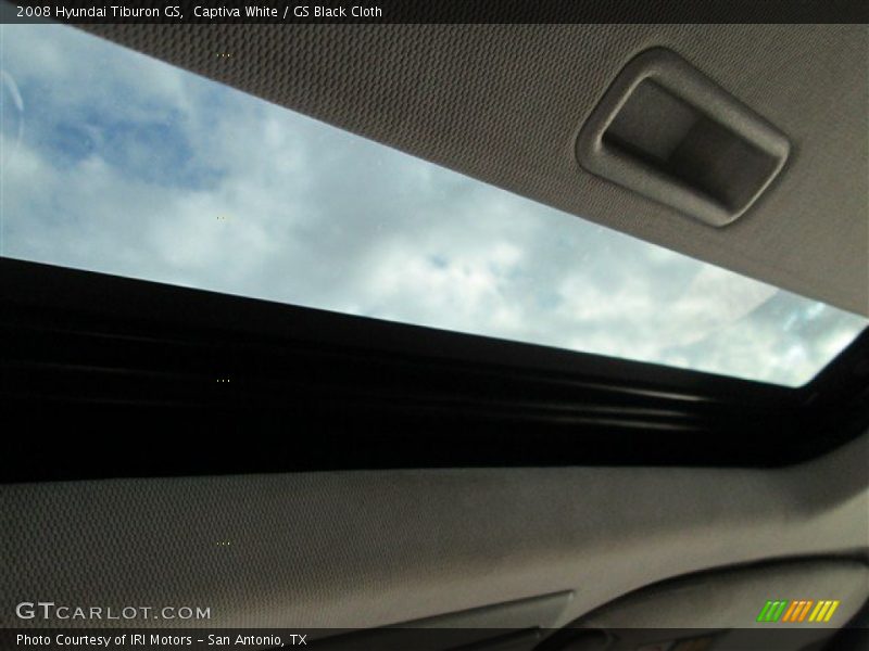 Captiva White / GS Black Cloth 2008 Hyundai Tiburon GS