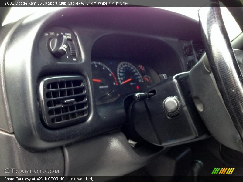Bright White / Mist Gray 2001 Dodge Ram 1500 Sport Club Cab 4x4