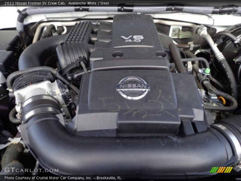 Avalanche White / Steel 2011 Nissan Frontier SV Crew Cab