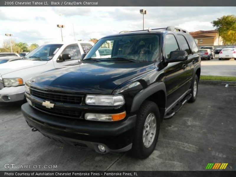Front 3/4 View of 2006 Tahoe LS