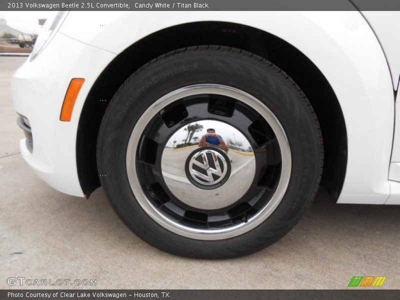 Candy White / Titan Black 2013 Volkswagen Beetle 2.5L Convertible