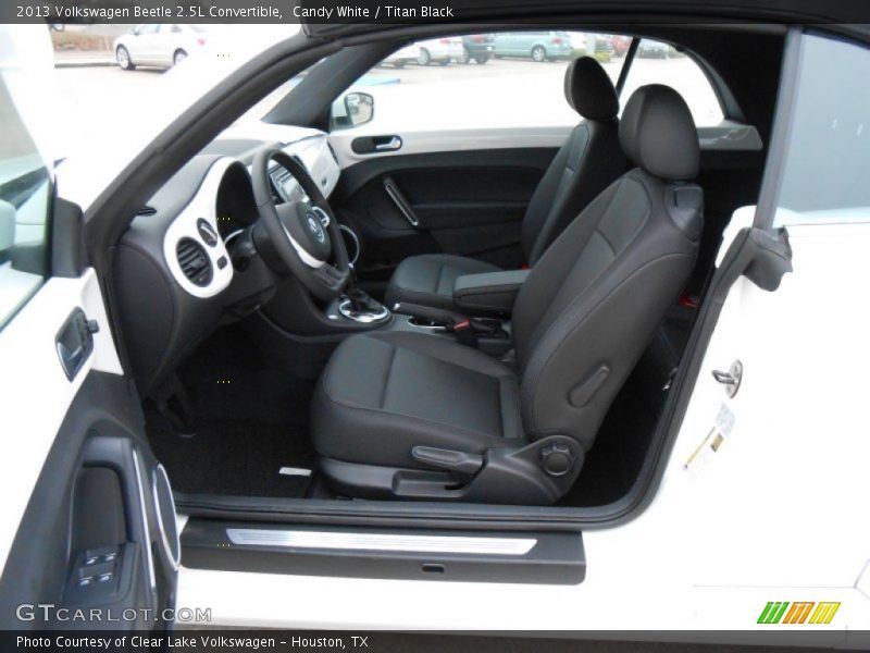 Candy White / Titan Black 2013 Volkswagen Beetle 2.5L Convertible