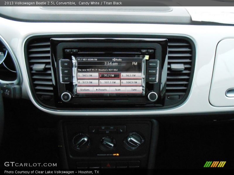 Candy White / Titan Black 2013 Volkswagen Beetle 2.5L Convertible