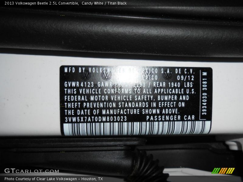 Candy White / Titan Black 2013 Volkswagen Beetle 2.5L Convertible