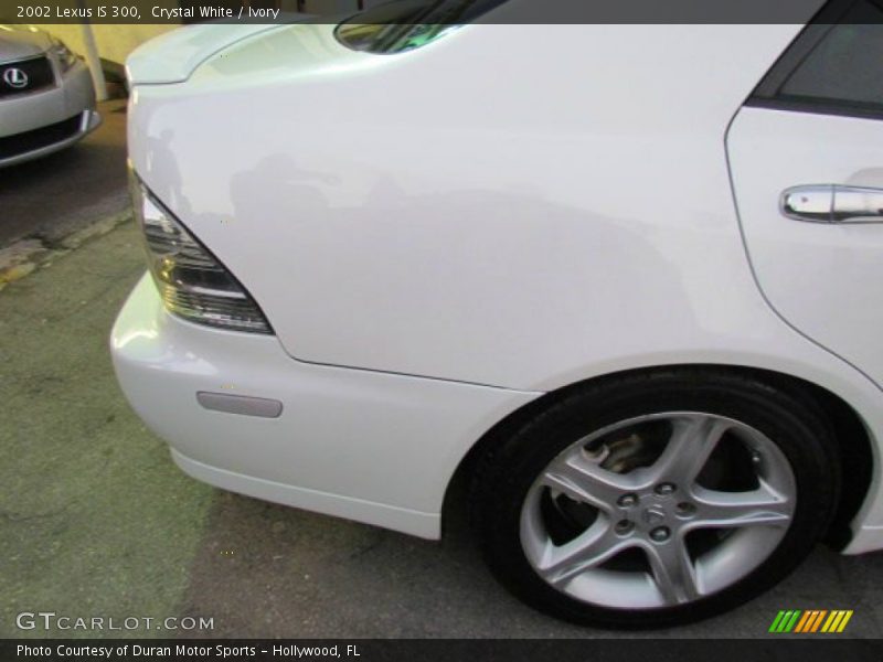 Crystal White / Ivory 2002 Lexus IS 300