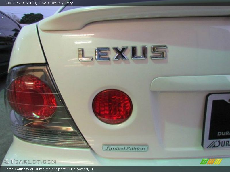 Crystal White / Ivory 2002 Lexus IS 300
