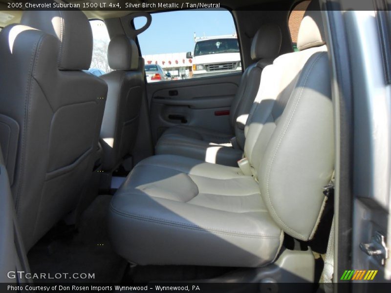 Silver Birch Metallic / Tan/Neutral 2005 Chevrolet Suburban 1500 LT 4x4