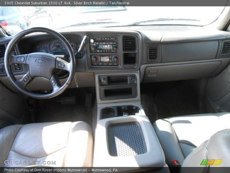 Dashboard of 2005 Suburban 1500 LT 4x4