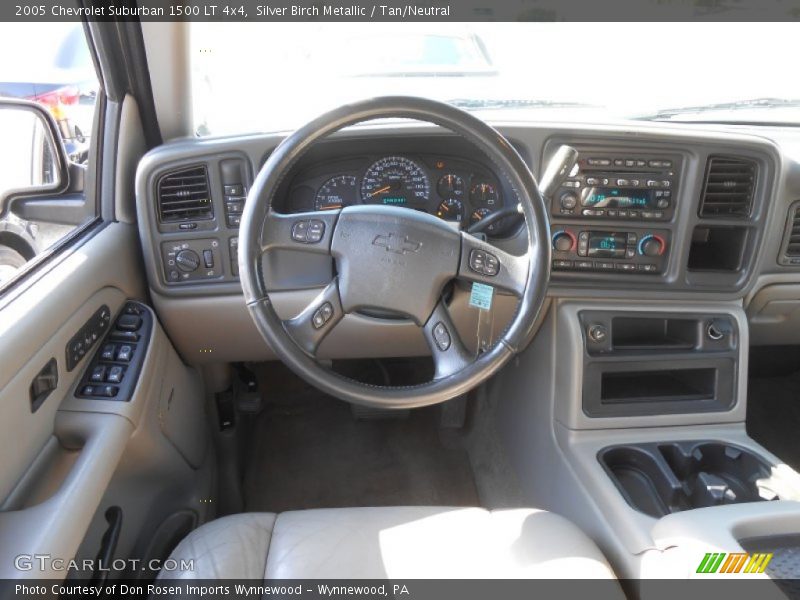 Dashboard of 2005 Suburban 1500 LT 4x4