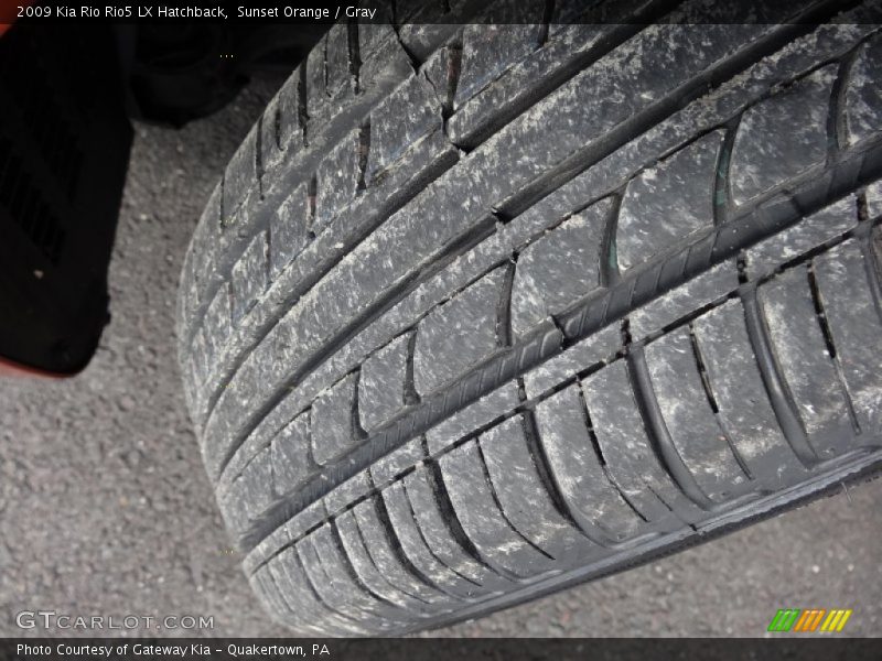 Sunset Orange / Gray 2009 Kia Rio Rio5 LX Hatchback