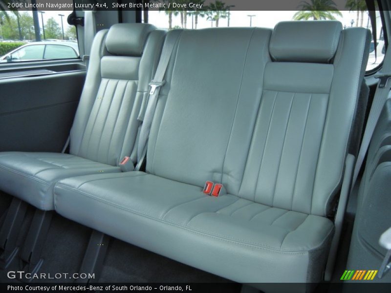 Rear Seat of 2006 Navigator Luxury 4x4