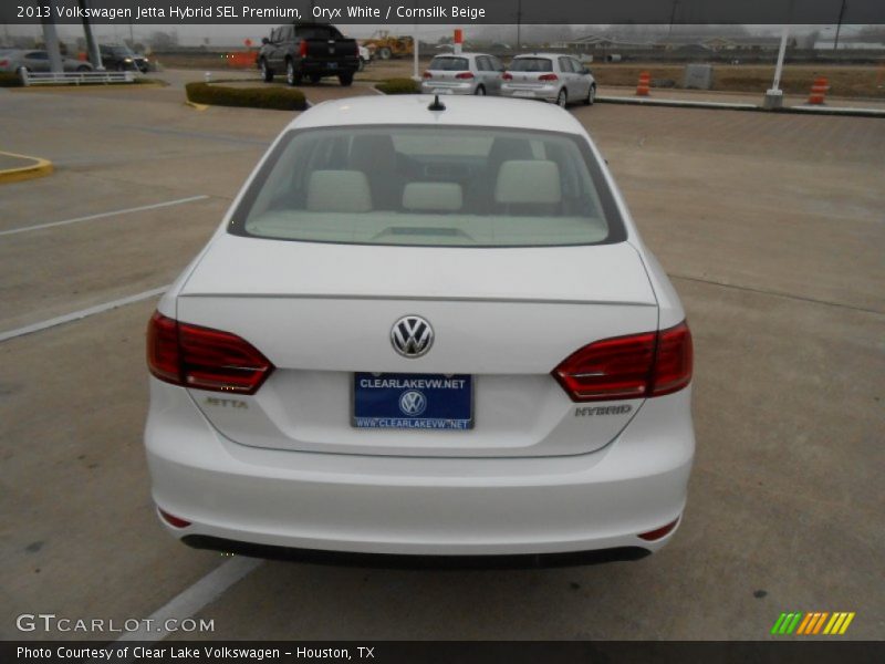 Oryx White / Cornsilk Beige 2013 Volkswagen Jetta Hybrid SEL Premium