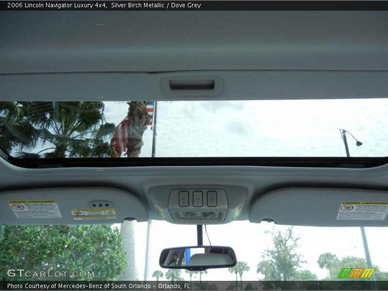 Sunroof of 2006 Navigator Luxury 4x4