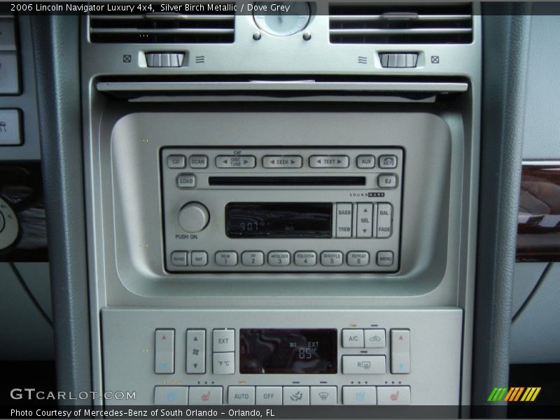 Audio System of 2006 Navigator Luxury 4x4