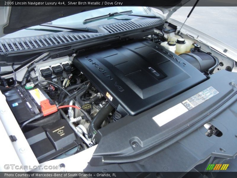  2006 Navigator Luxury 4x4 Engine - 5.4 Liter SOHC 24-Valve VVT V8