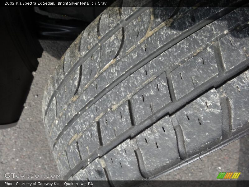 Bright Silver Metallic / Gray 2009 Kia Spectra EX Sedan
