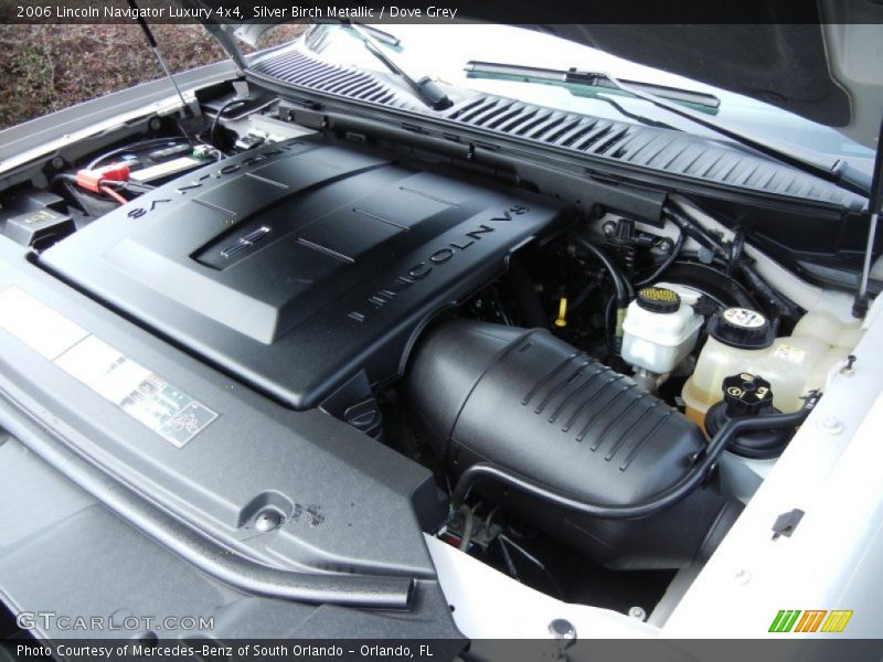  2006 Navigator Luxury 4x4 Engine - 5.4 Liter SOHC 24-Valve VVT V8