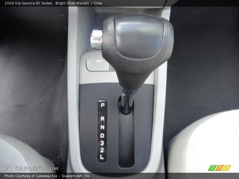 Bright Silver Metallic / Gray 2009 Kia Spectra EX Sedan