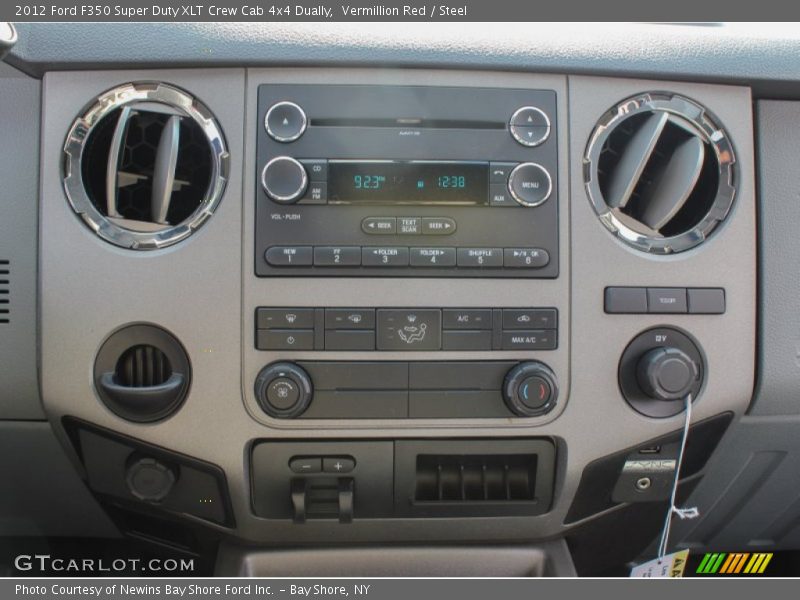Controls of 2012 F350 Super Duty XLT Crew Cab 4x4 Dually