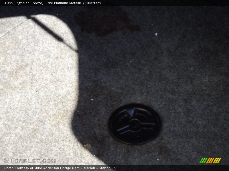 Brite Platinum Metallic / Silverfern 1999 Plymouth Breeze